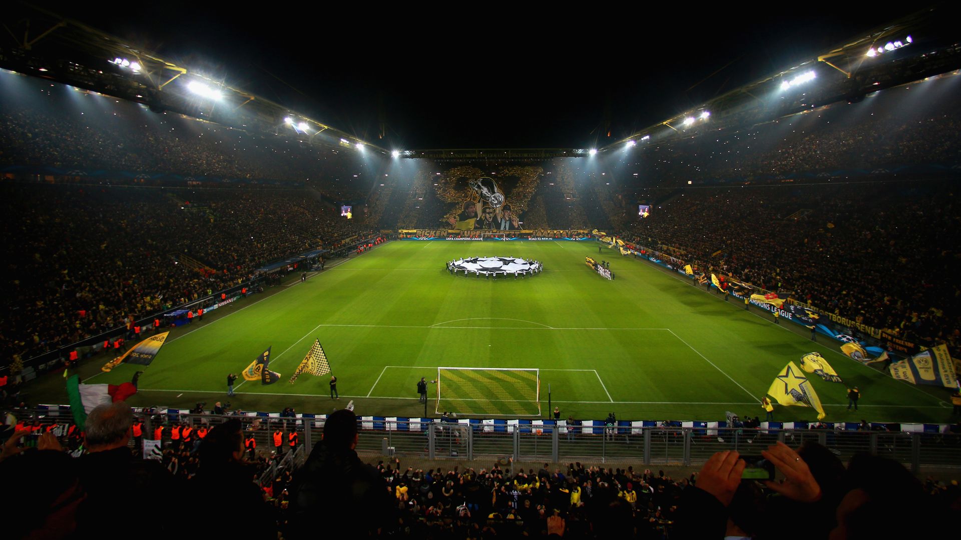 Signal-Iduna-Park-18032015