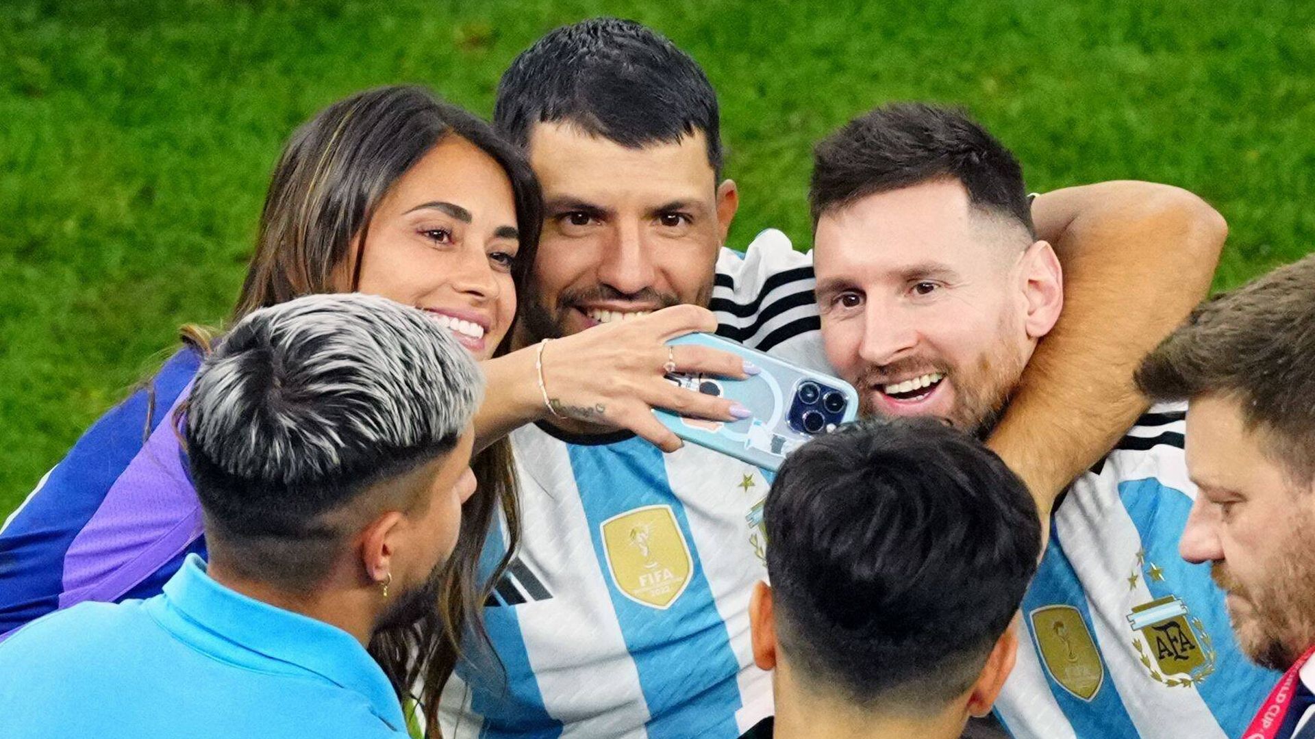 ONLY GERMANY Lionel Messi Sergio Aguero Antonella WC 2022