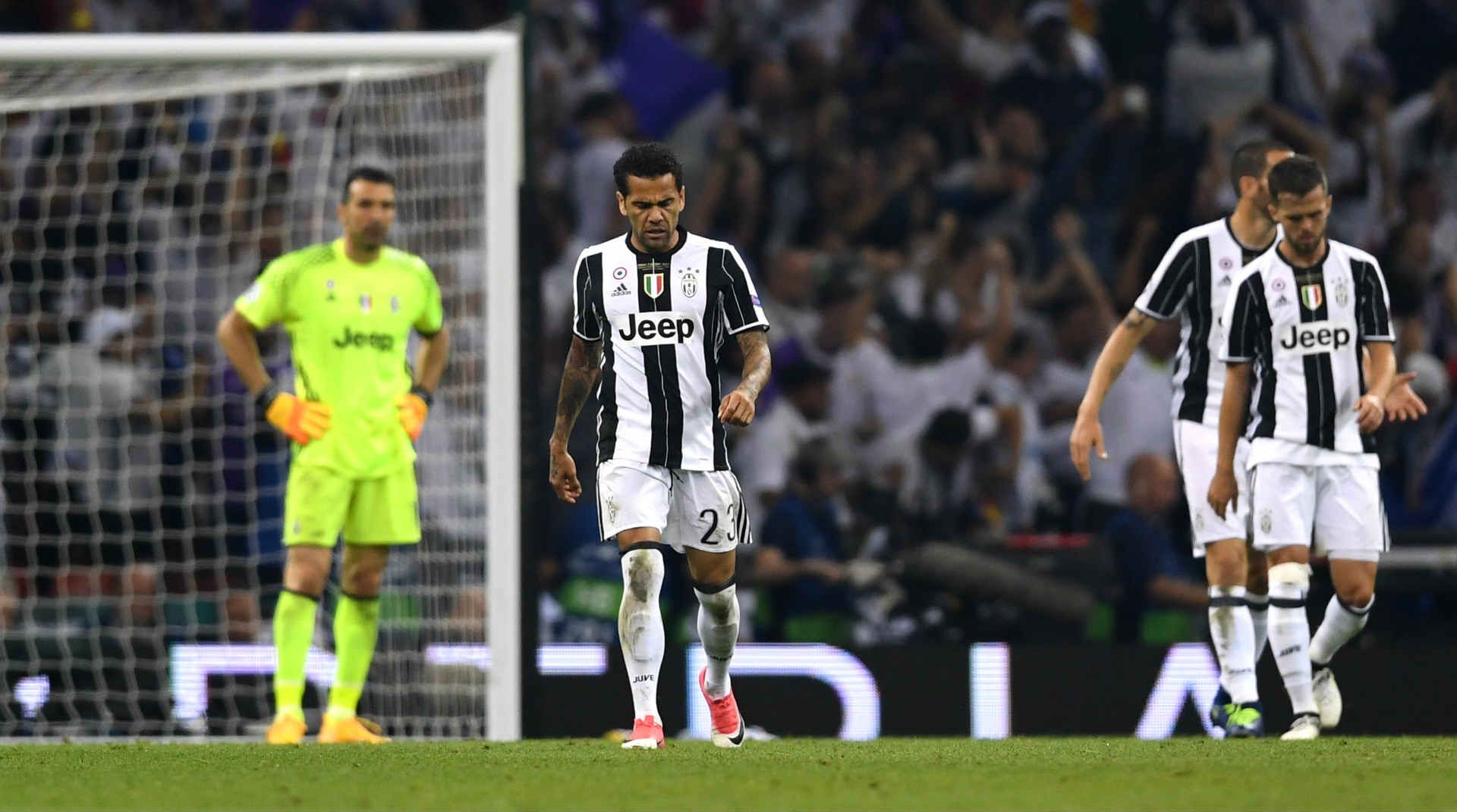 2017-06-05-juventus-daniel-alves