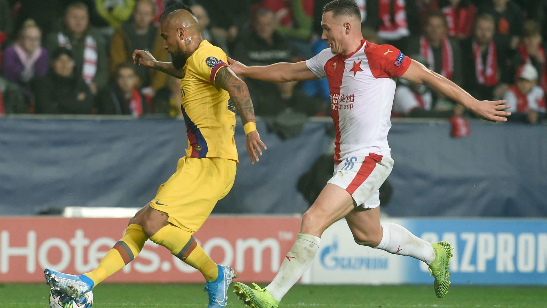231019 Slavia Praga Barcelona Jan Boril Arturo Vidal