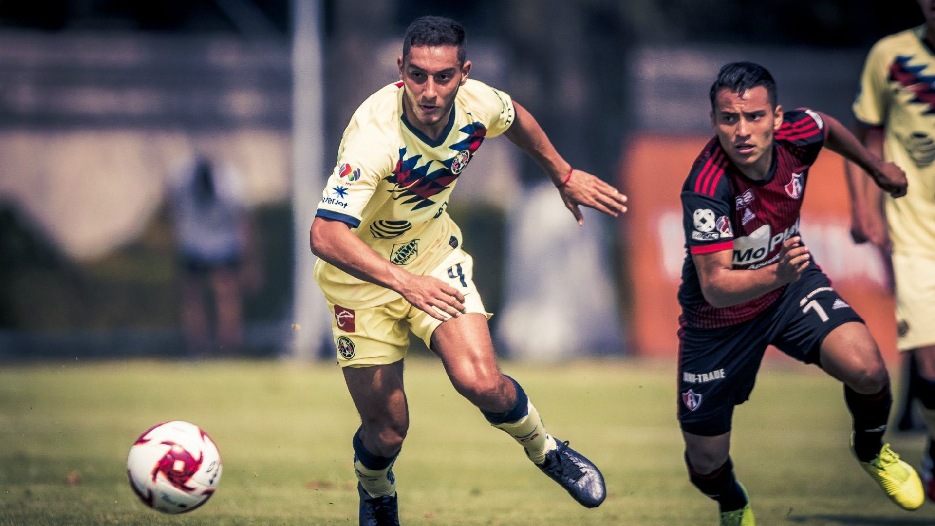Sebastián Cáceres América