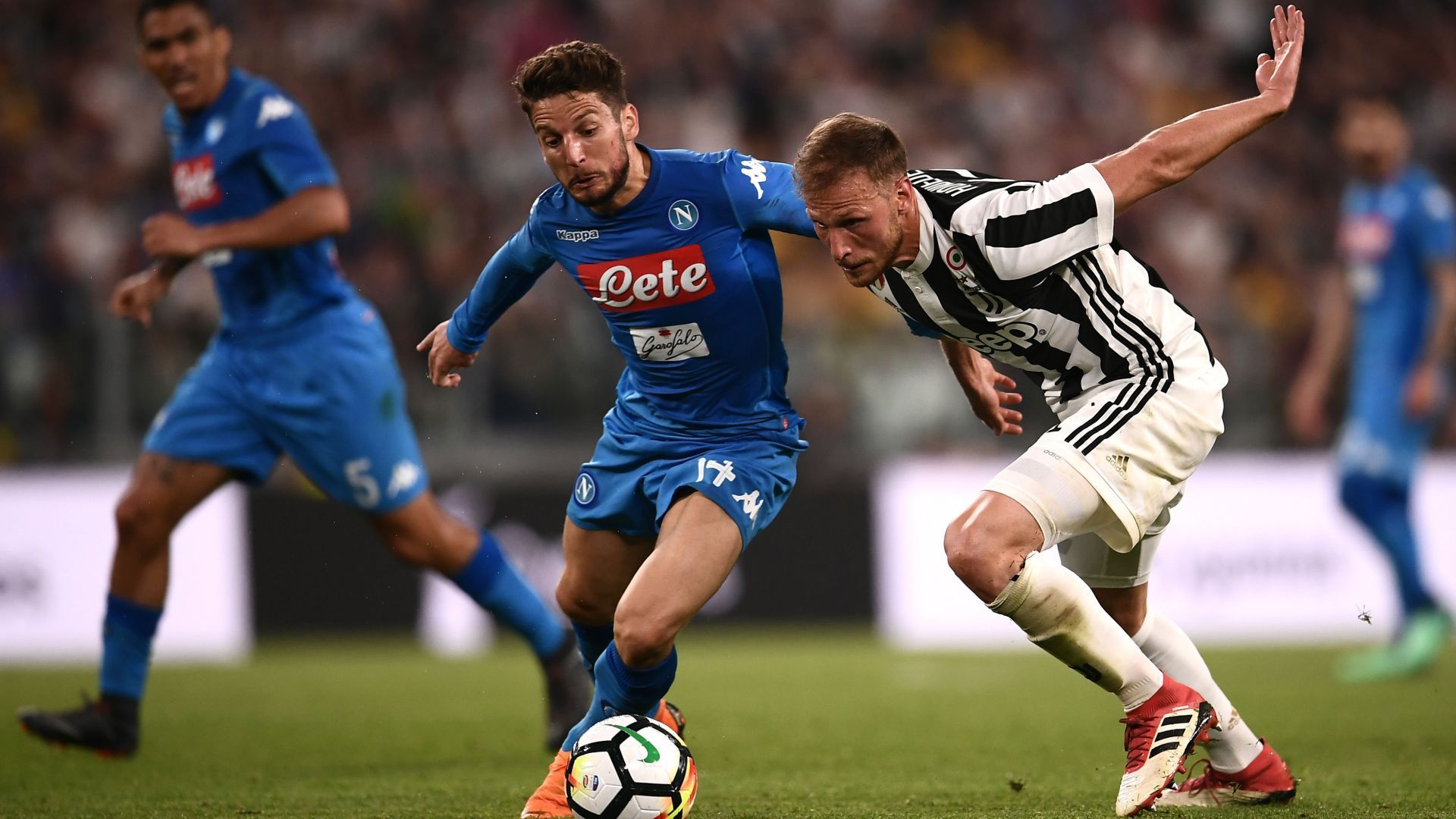Benedikt Howedes Dries Mertens Juventus Napoli Serie A