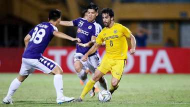 Ngan Van Dai vs Miguel Tanton Ha Noi FC vs Ceres Negros AFC Cup 2019