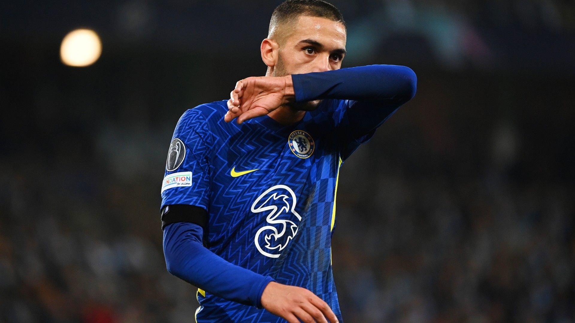 tuchel-ziyech-chelsea-20211030830