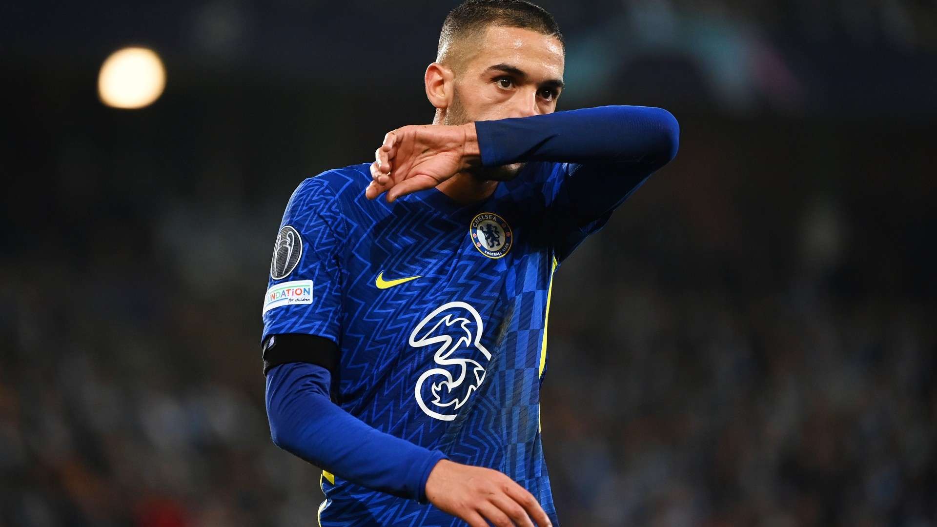 tuchel-ziyech-chelsea-20211030830