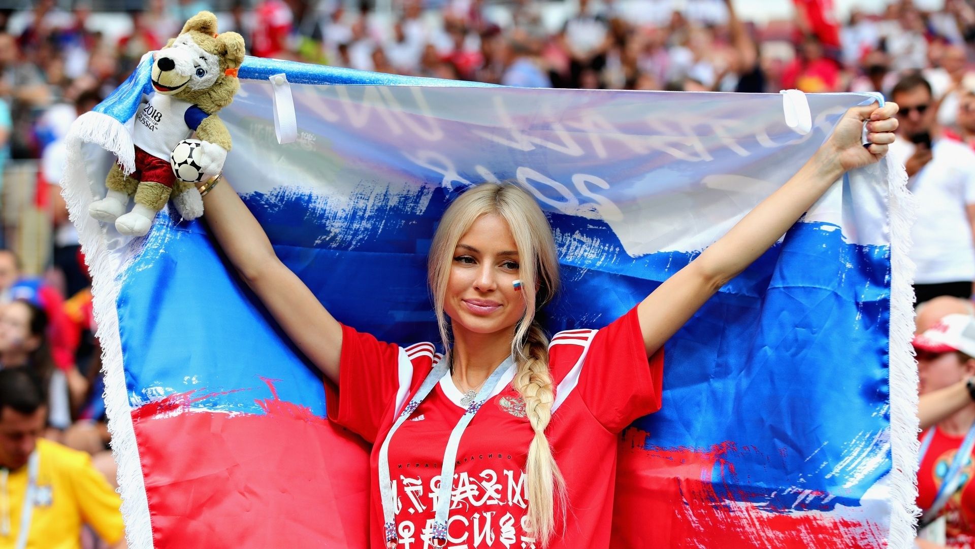 美女サポワールドカップ_スペインvsロシア_ロシア2.