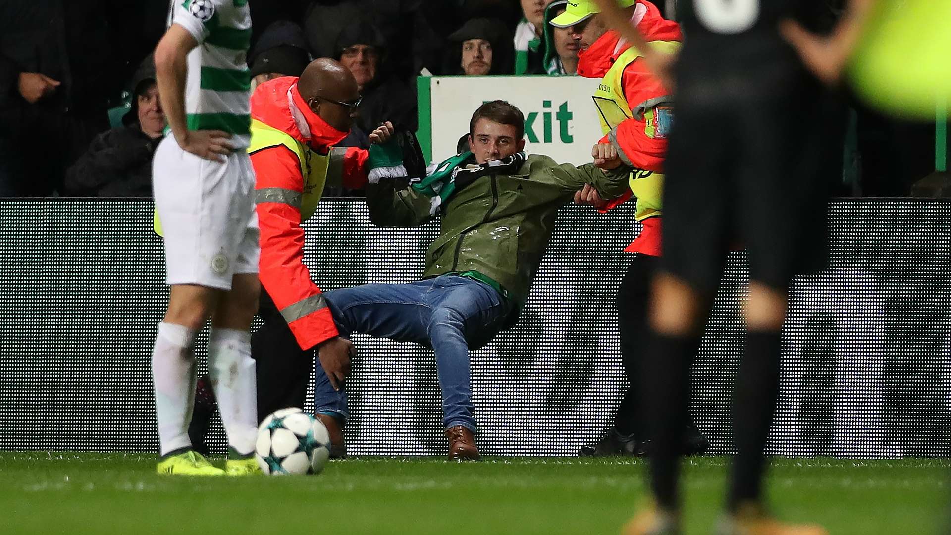Celtic supporter against Mbappè PSG Champions League