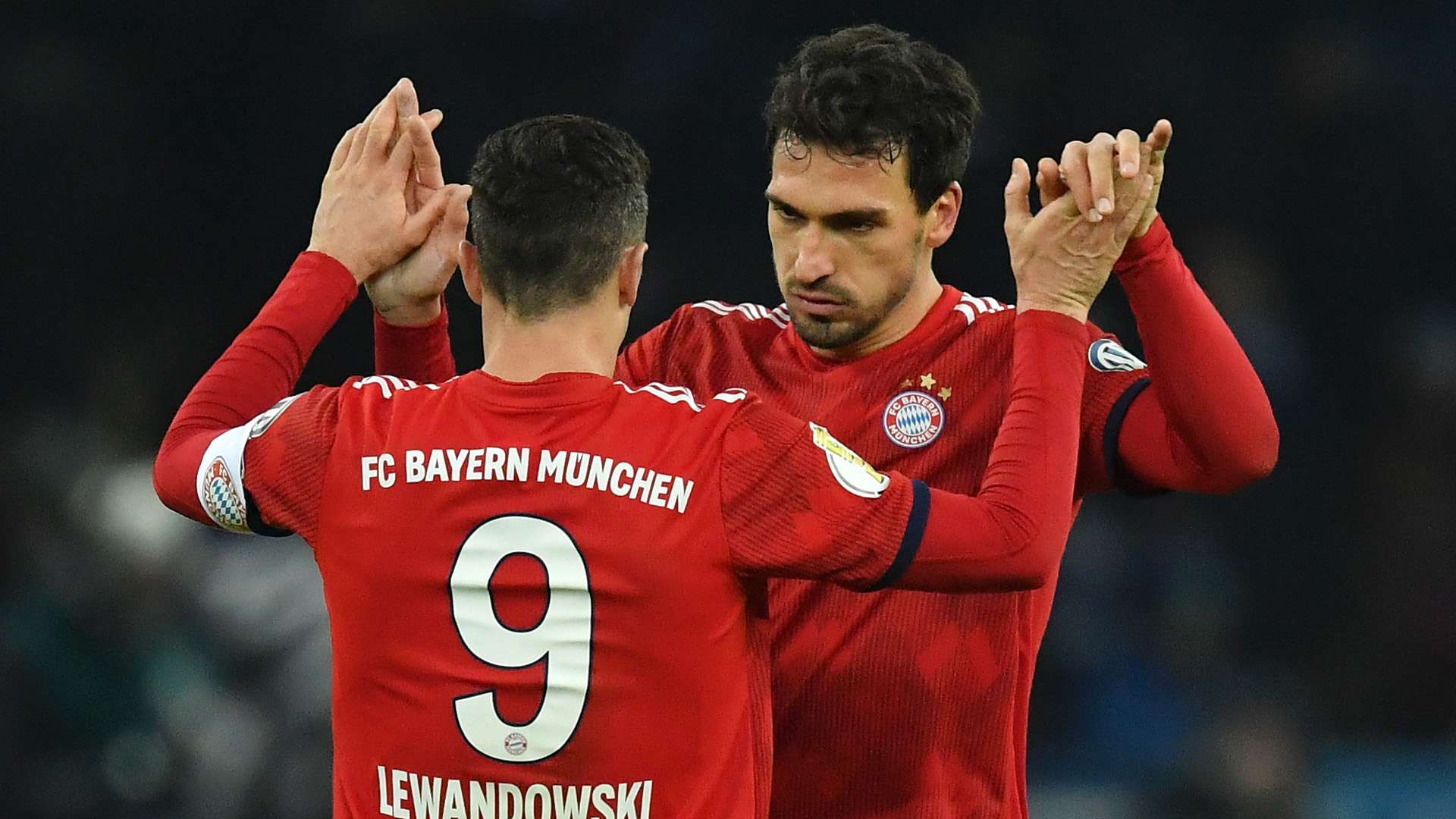 Mats Hummels Robert Lewandowski 07022019