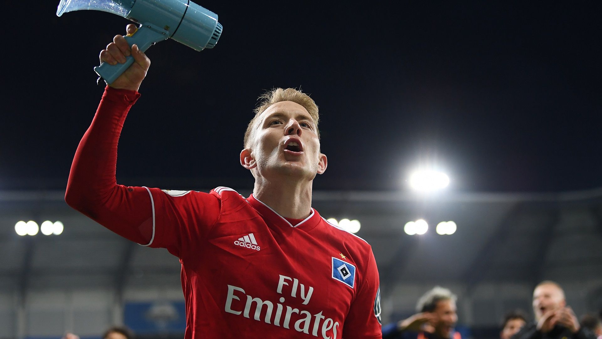 2019-09-21 Lewis Holtby