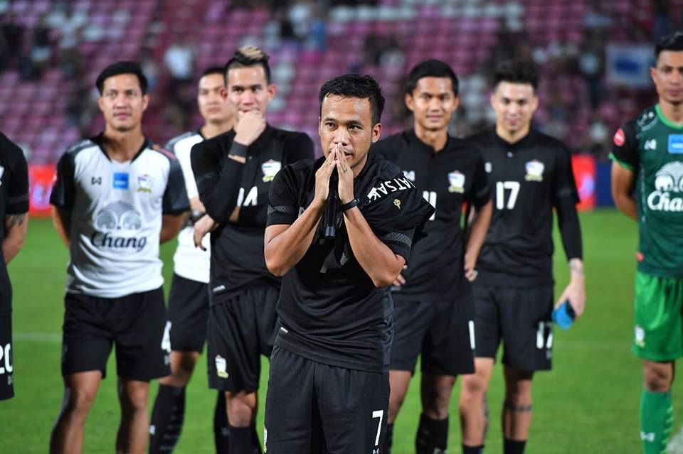 IN PICTURES : 100 นัด ดัสกร ทองเหลา