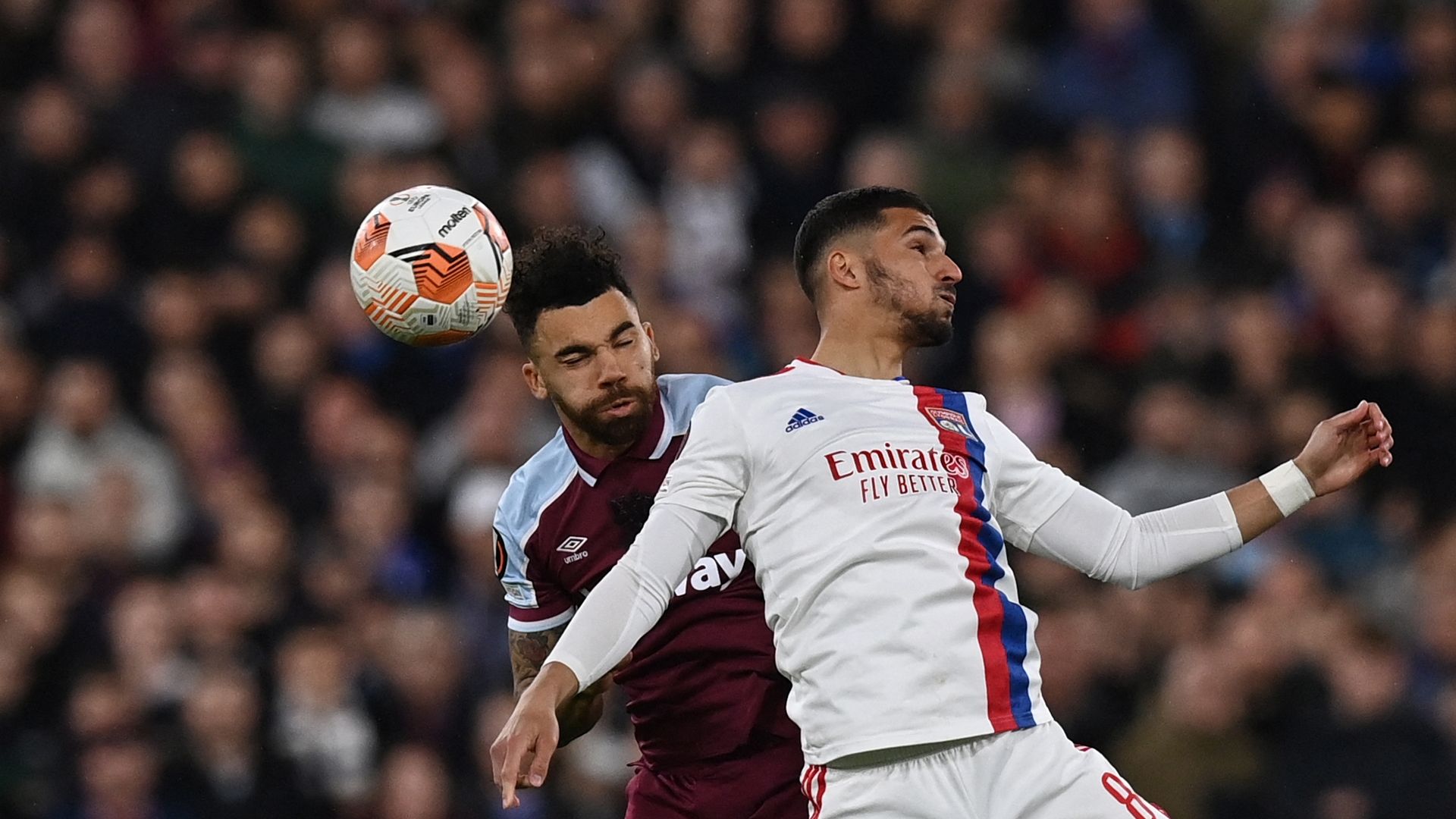 Houssem Aouar face à West Ham