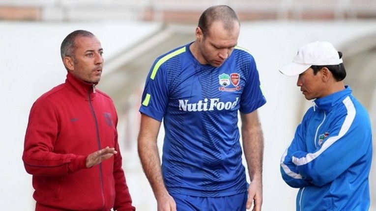 Coach Guillaume Graechen - Cosmin Goia HAGL V.League 2015