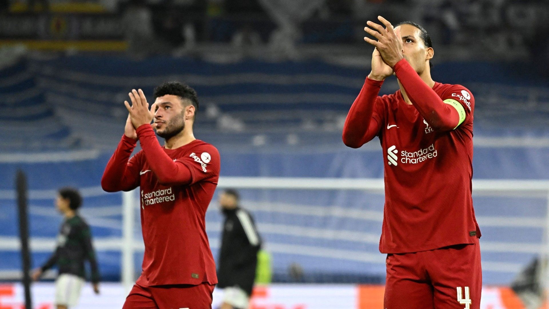 Van Dijk Oxlade Chamberlain Liverpool applaud 2022-23