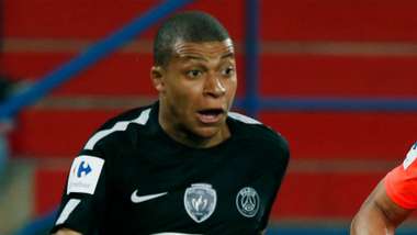 Kylian Mbappe PSG Paris Saint-Germain 2017-18