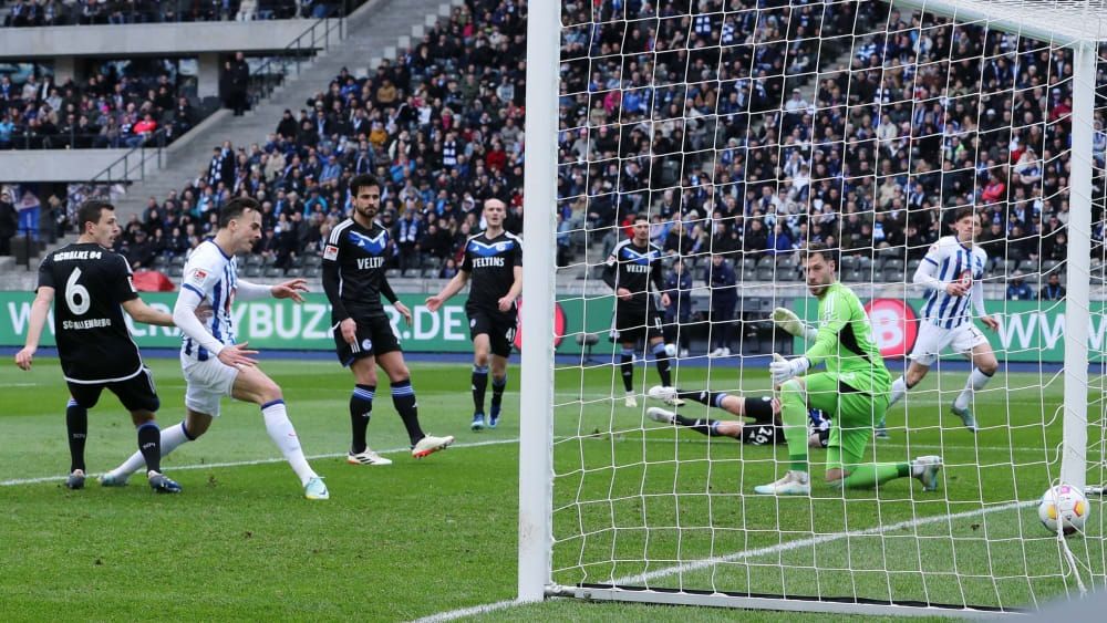 Hertha Tabakovic vs Schalke Bundesliga 2.