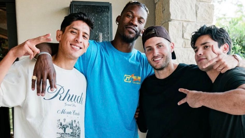 WATCH: Mexico's Santiago Giménez and Edson Álvarez shoot hoops with Golden State Warriors star Jimmy Butler | Goal.com UK