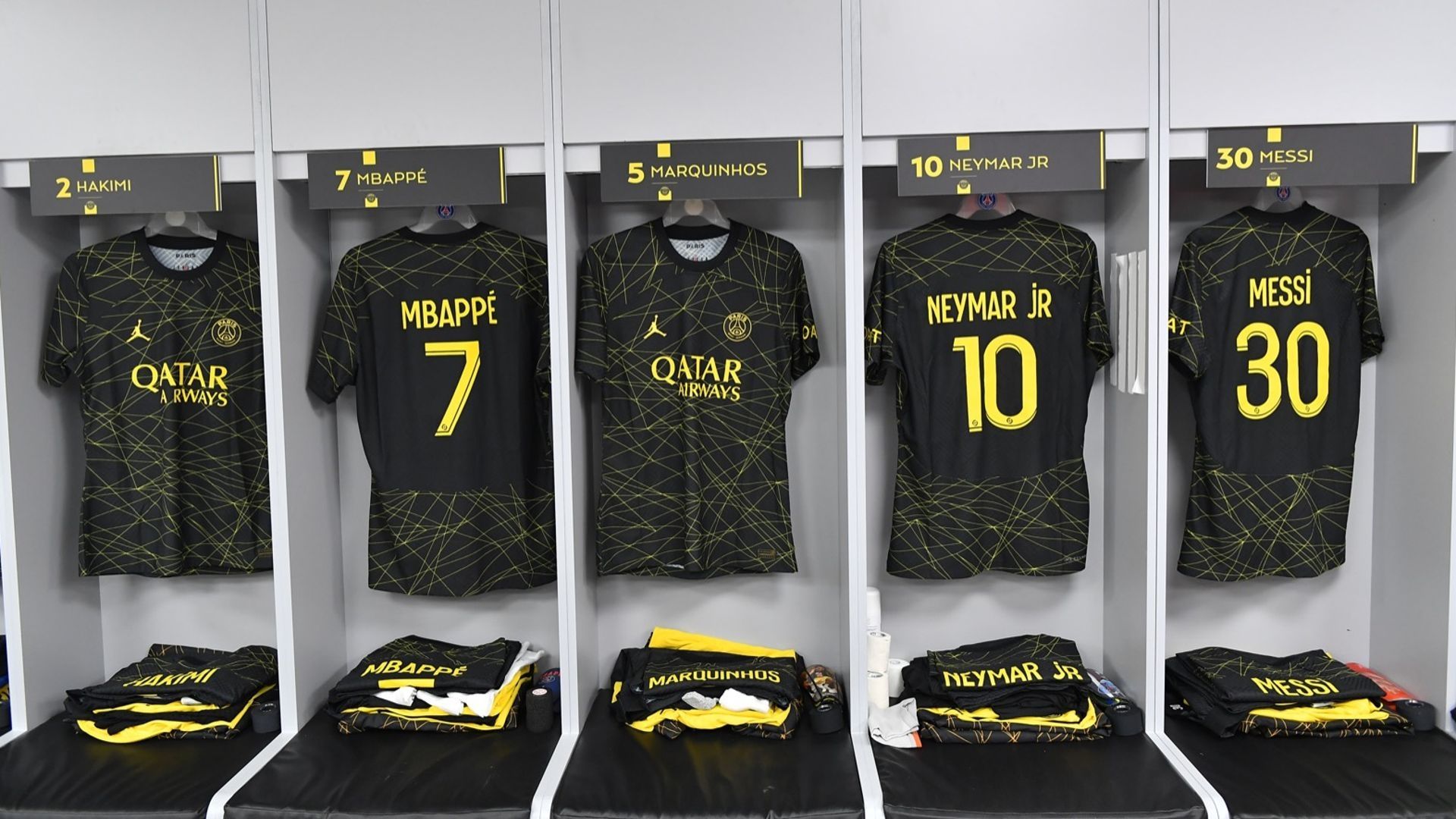 PSG fourth kit Jordan 2022/2