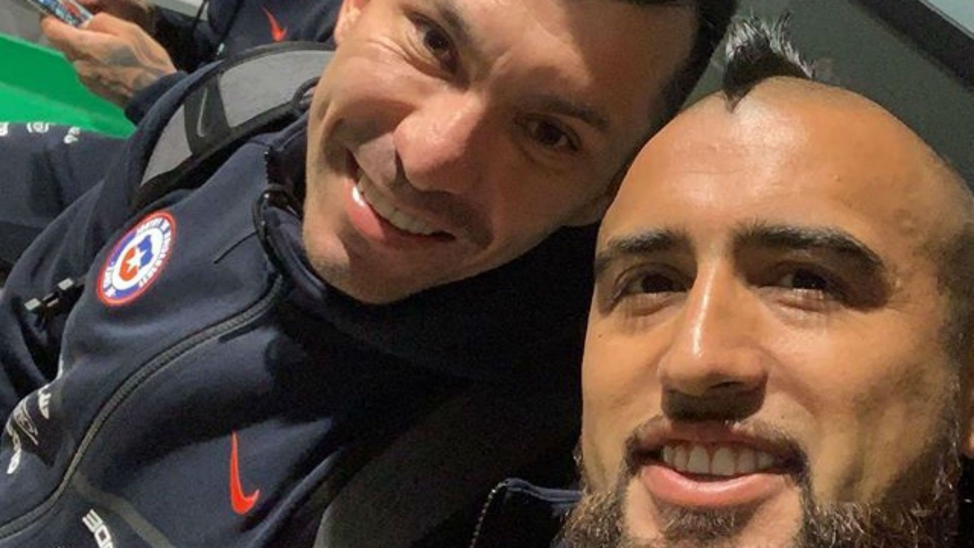 Arturo Vidal Gary Medel Chile 2019