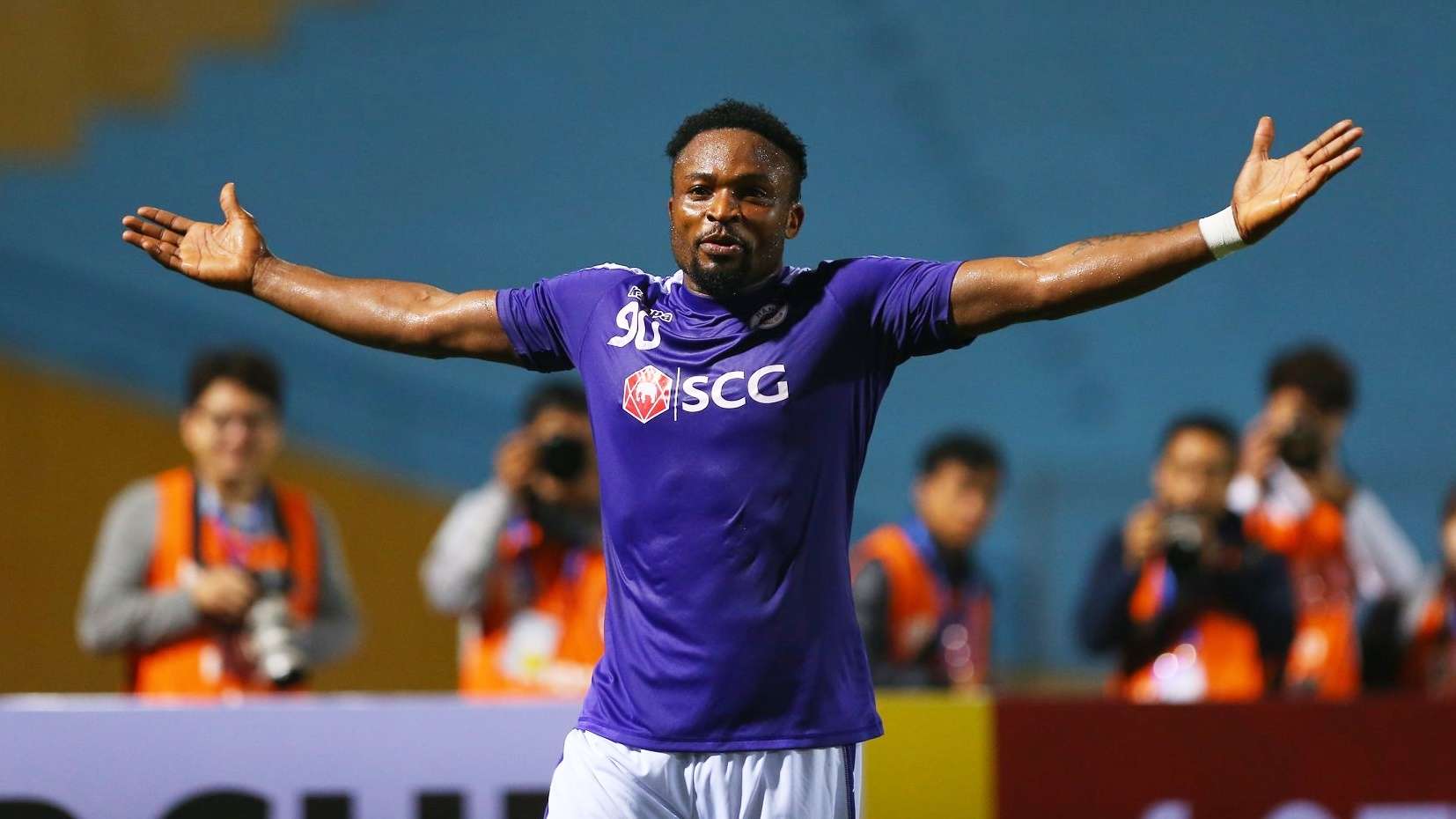 Ganiyu Oseni Ha Noi FC V.League 2019