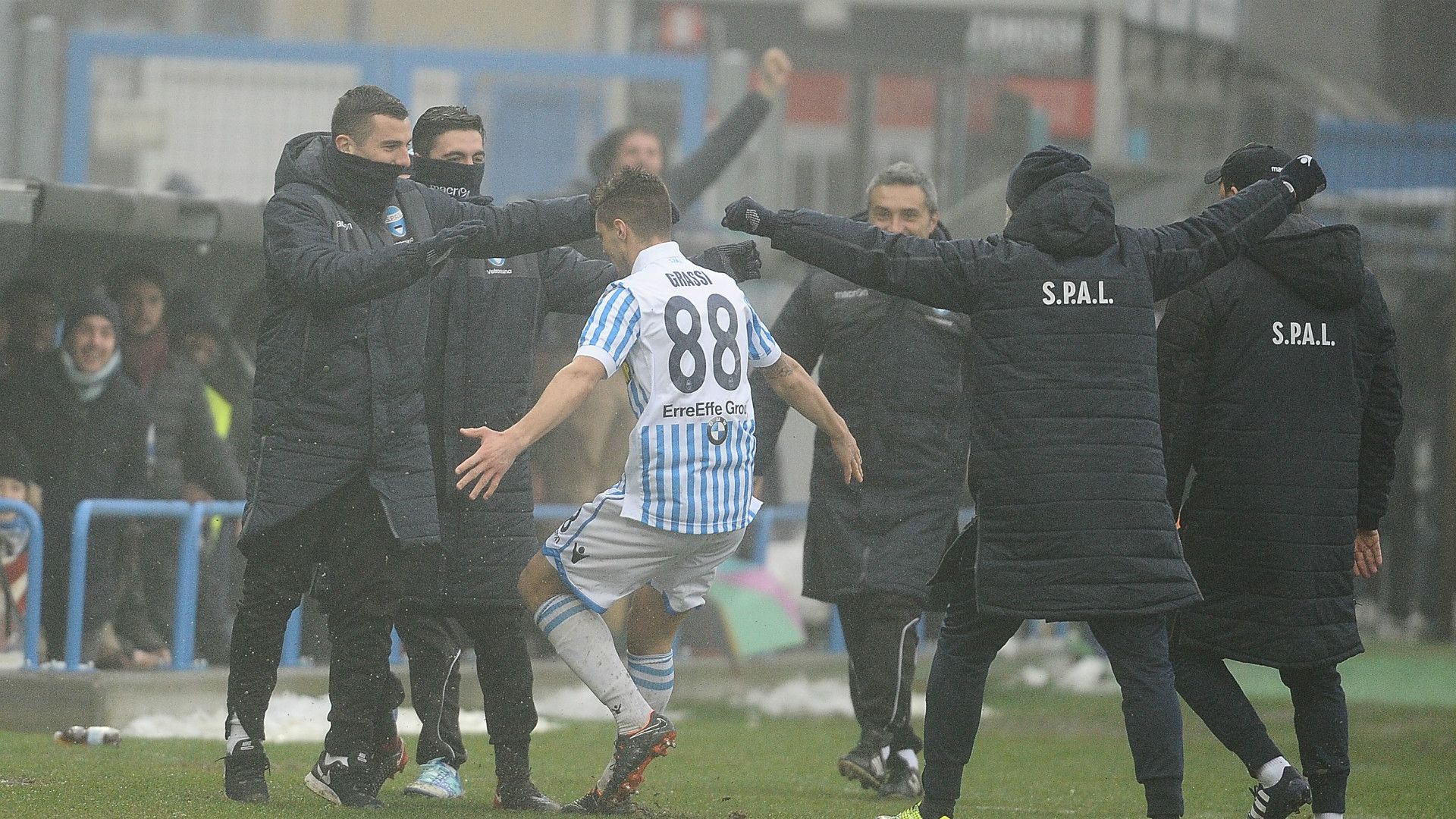 Alberto Grassi SPAL celebrating Bologna Serie A