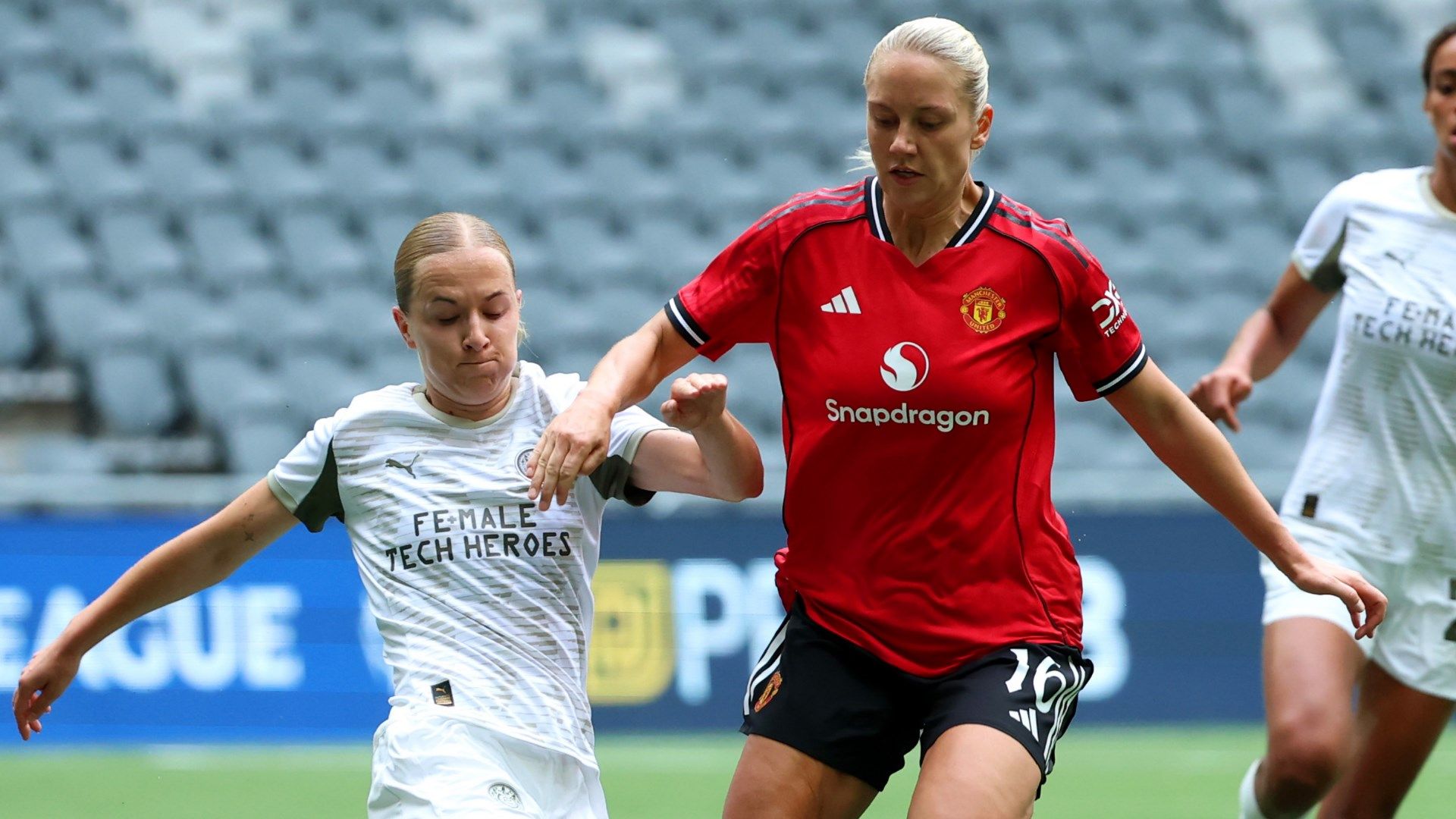 Sara Thrige Lisa Naalsund PSV Man Utd Women 2025-26