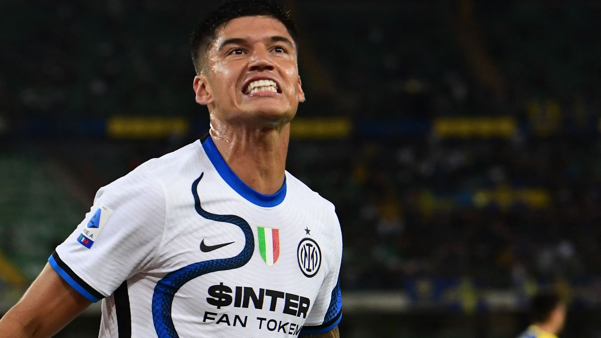Tucu Correa celebrating Verona Inter Serie A