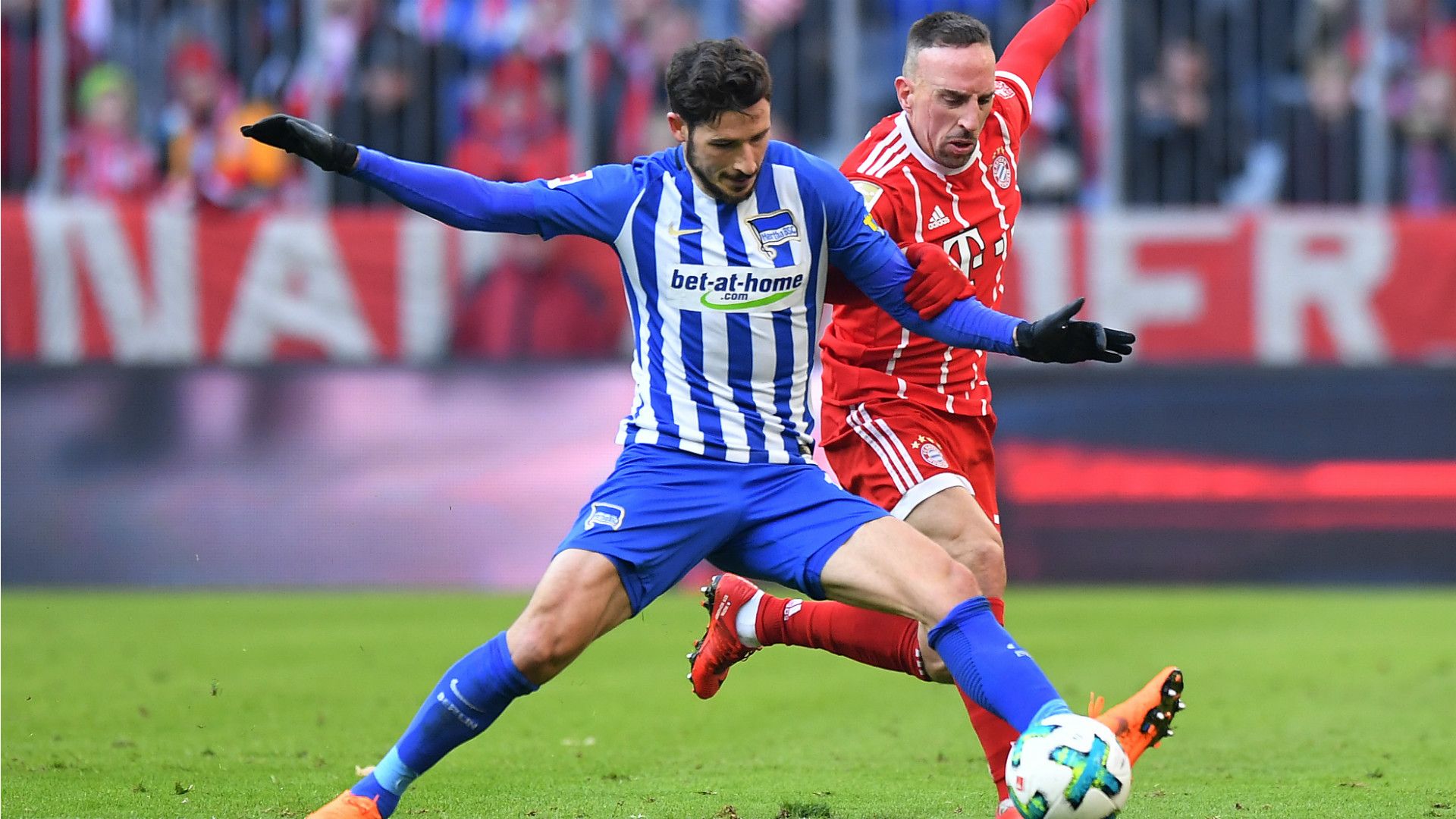 Matthew Leckie Franck Ribery FC Bayern Hertha BSC 24022018