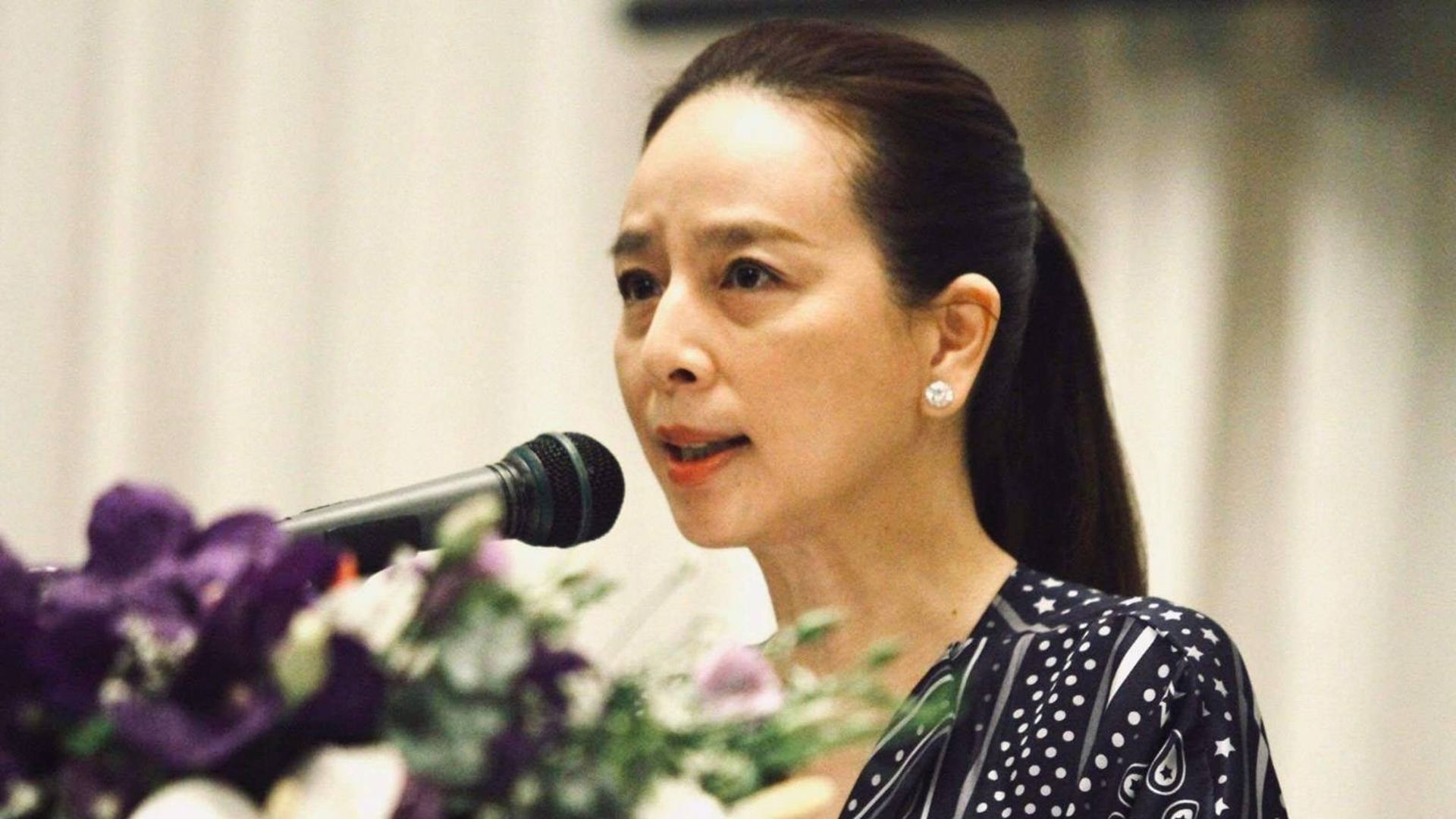 นวลพรรณ ล่ำซำ