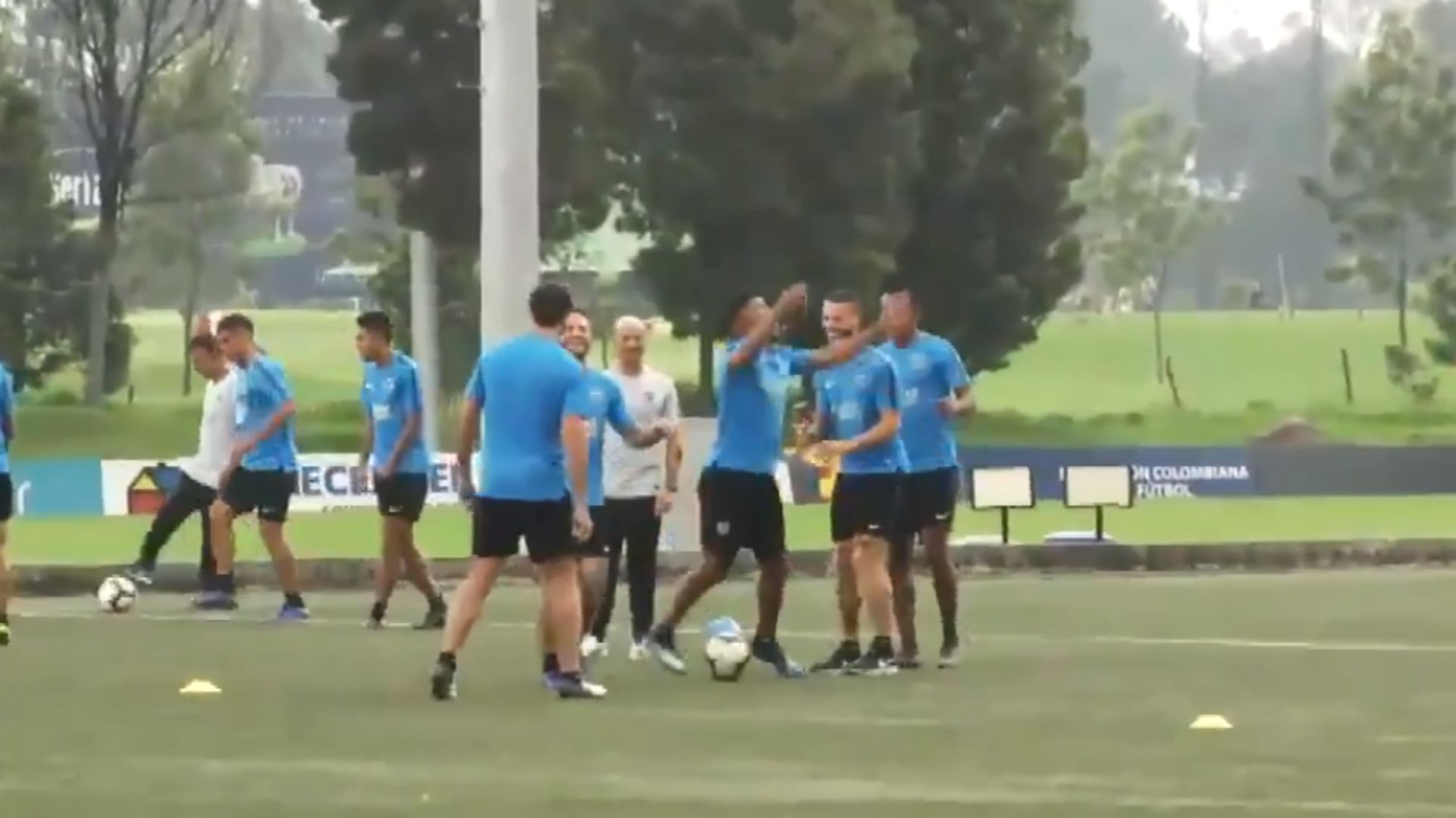 Nandez Fabra Boca Entrenamiento Bogota Captura TV