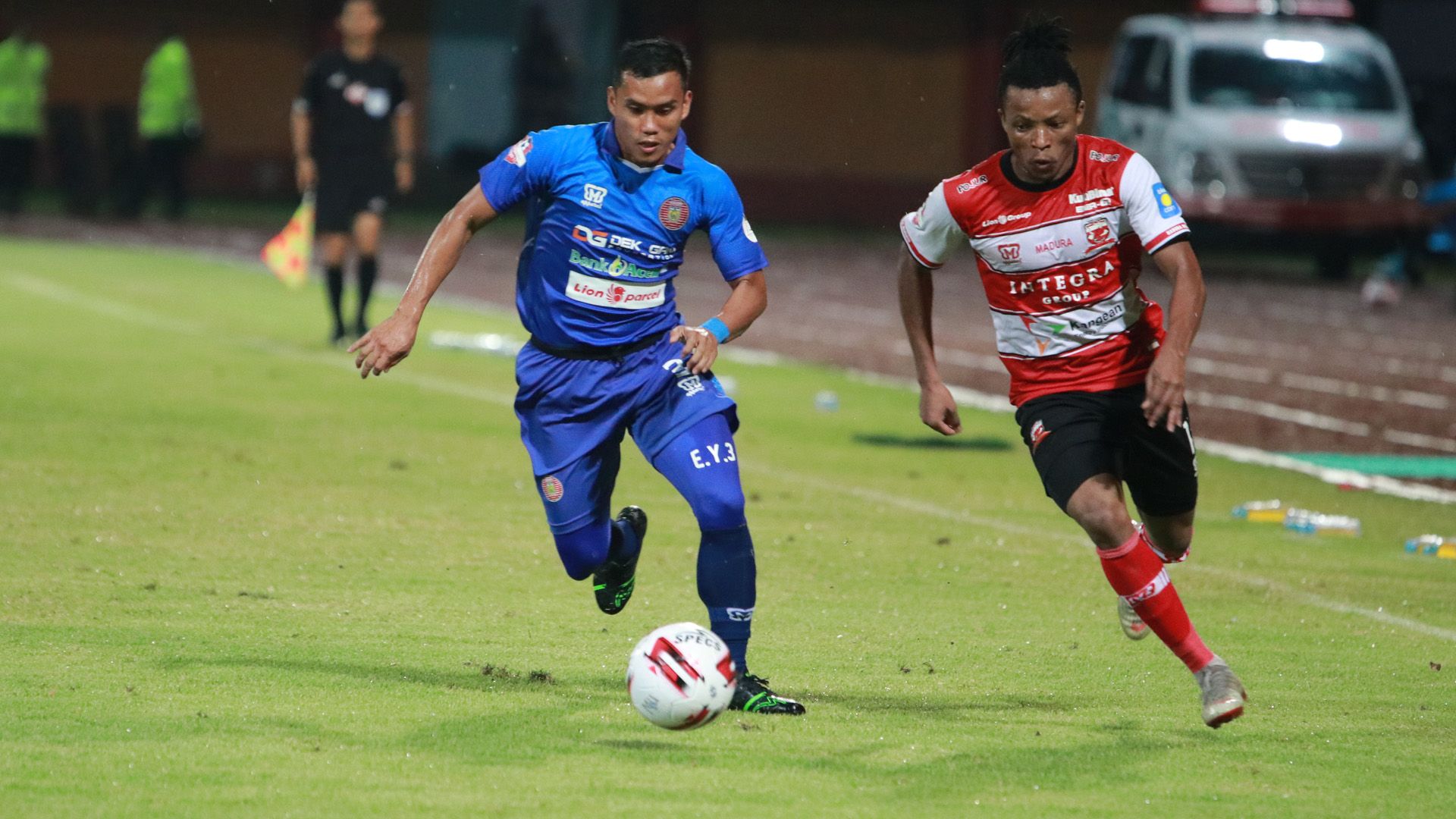 Essigba Emmanuel Oti - Madura United & Eriyanto - Persiraja