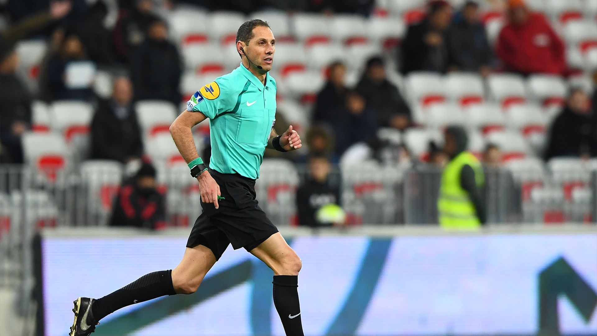 Schiedsrichter referee regeln Vorteil 1