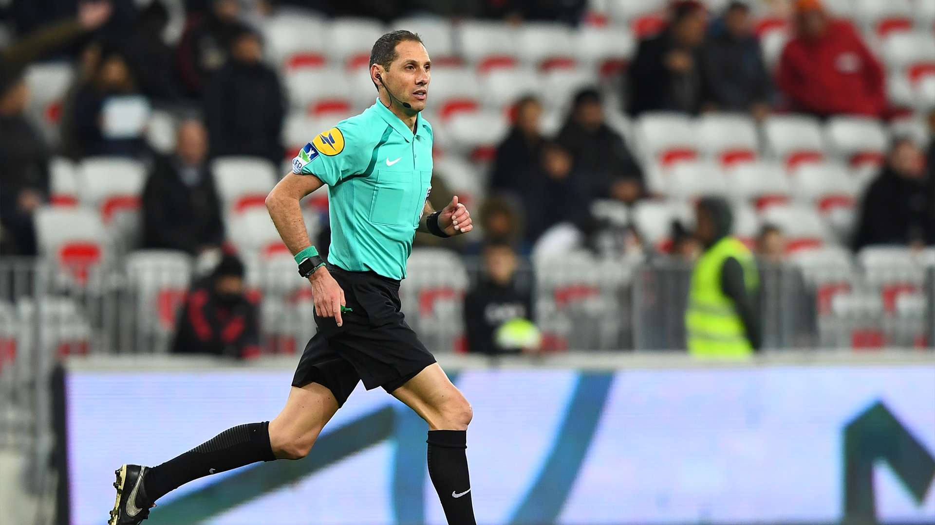 Schiedsrichter referee regeln Vorteil 1