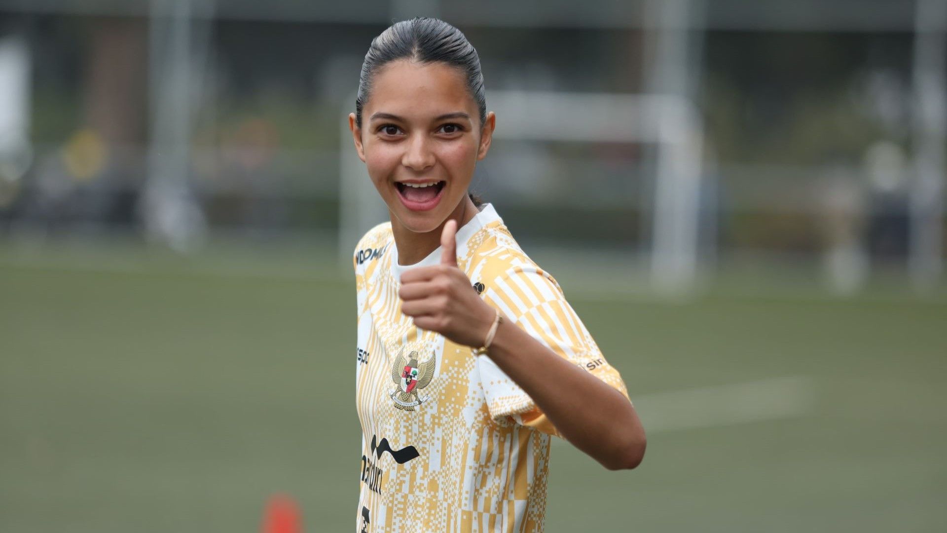 Estella Loupatty - Timnas Wanita Indonesia