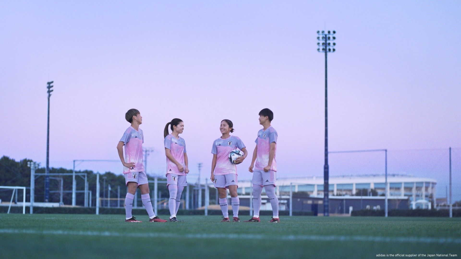 2023-nadeshiko-new-kit