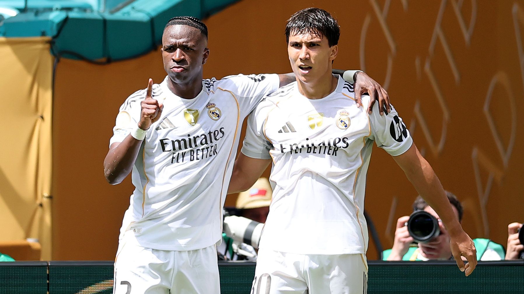 Vincius Jr Gonzalo Garcia Real Madrid 2025