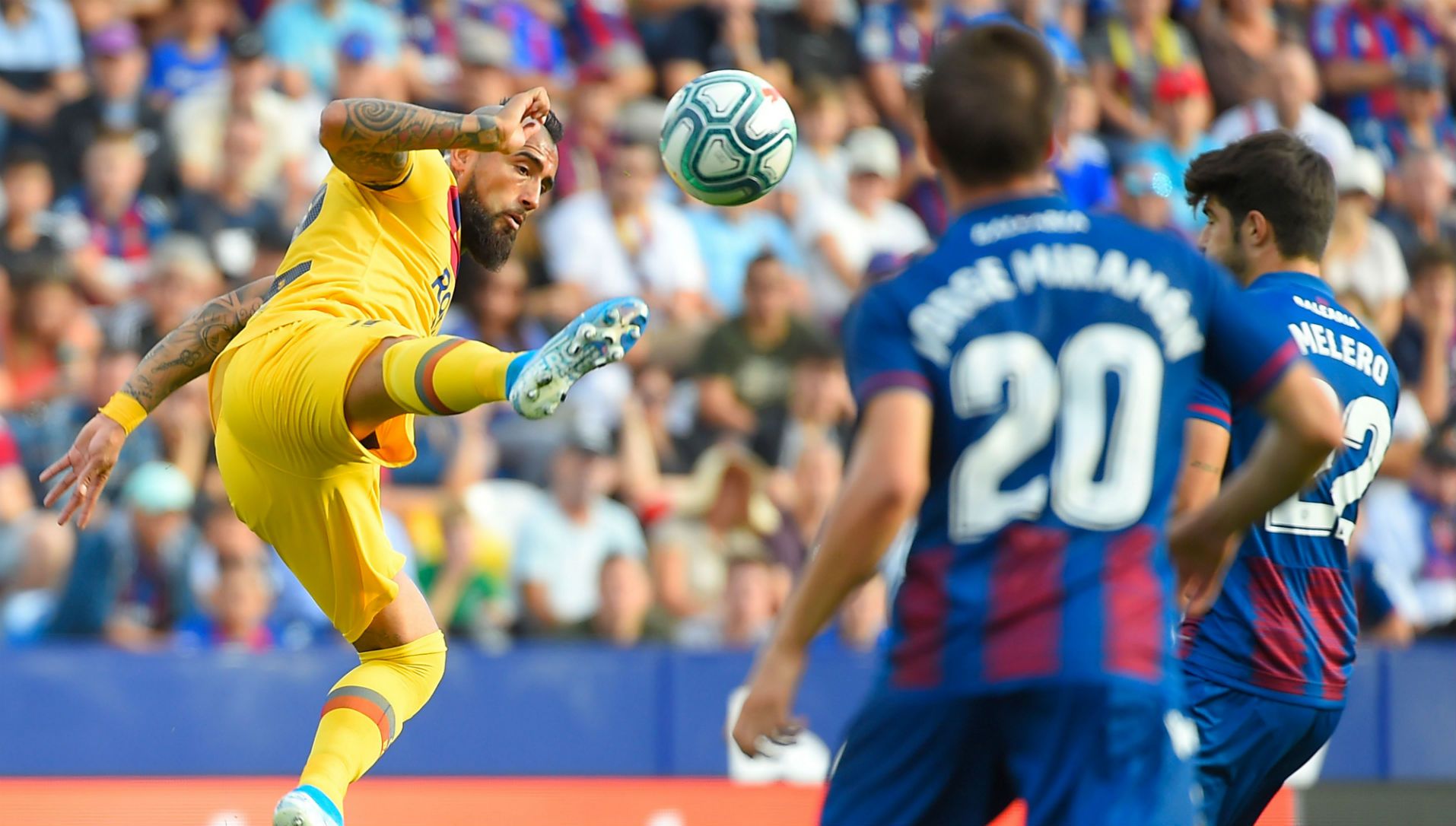 021119 Levante Barcelona Arturo Vidal