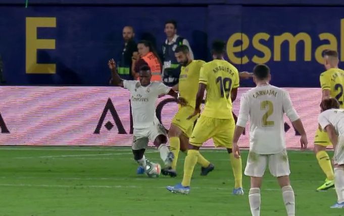 Penalti Albiol a Vinicius