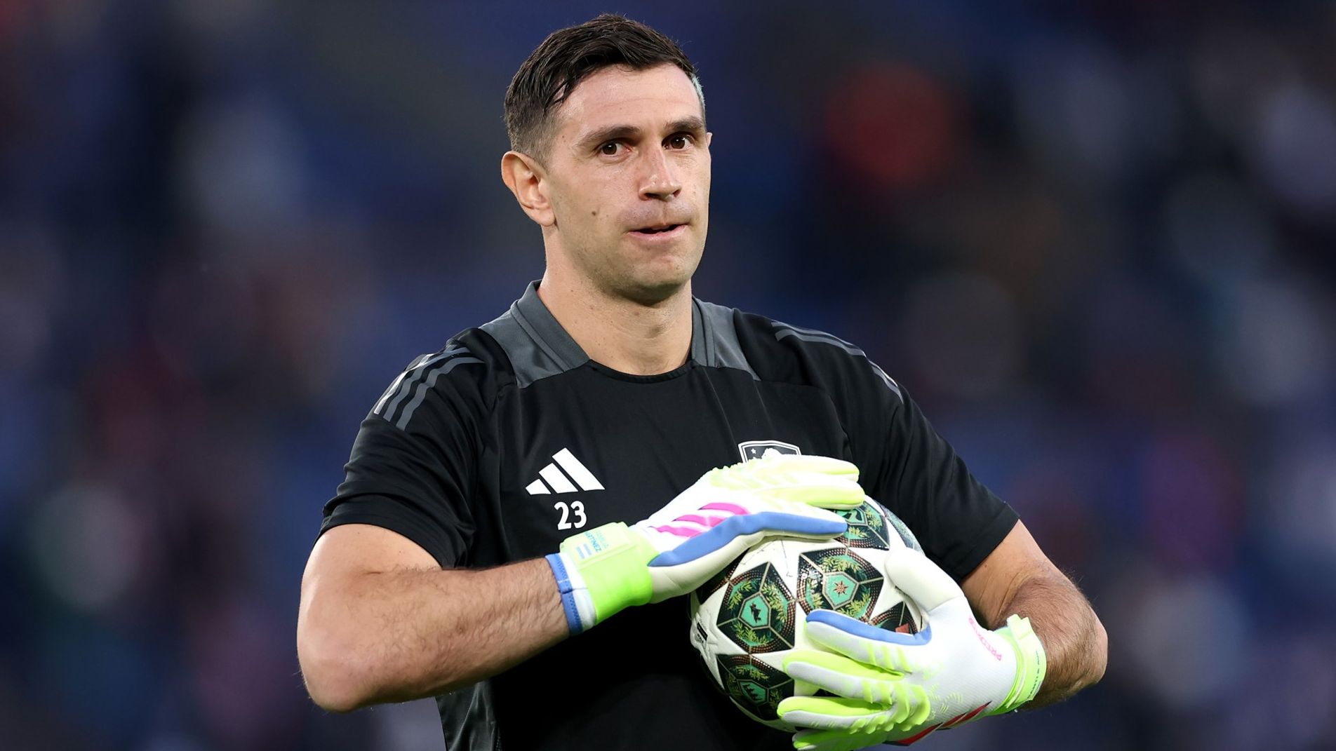 Ruben Amorim Merengek Minta Dibelikan Emi Martinez, Manchester United Tegas Menolak! Ini Alasannya