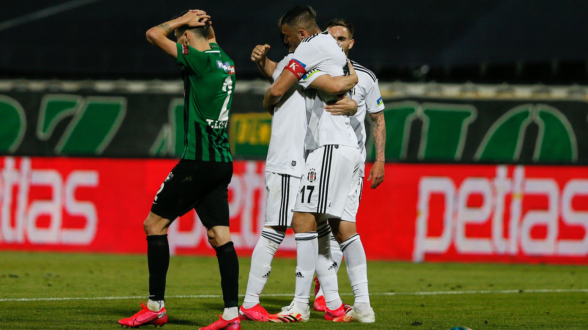 Denizlispor Beşiktaş Burak Yılmaz Gol Sevinci 06202020