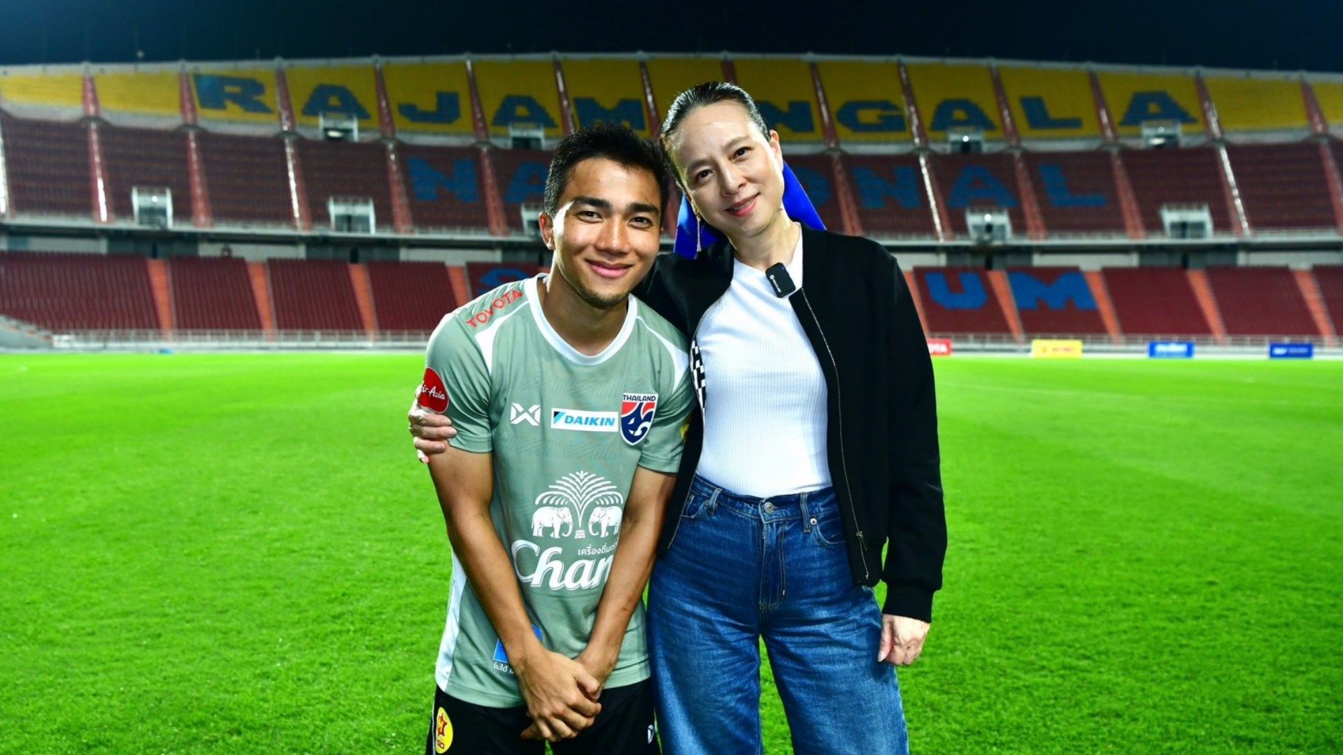 “มาดามแป้ง” นวลพรรณ ล่ำซำ - ชนาธิป สรงกระสินธ์