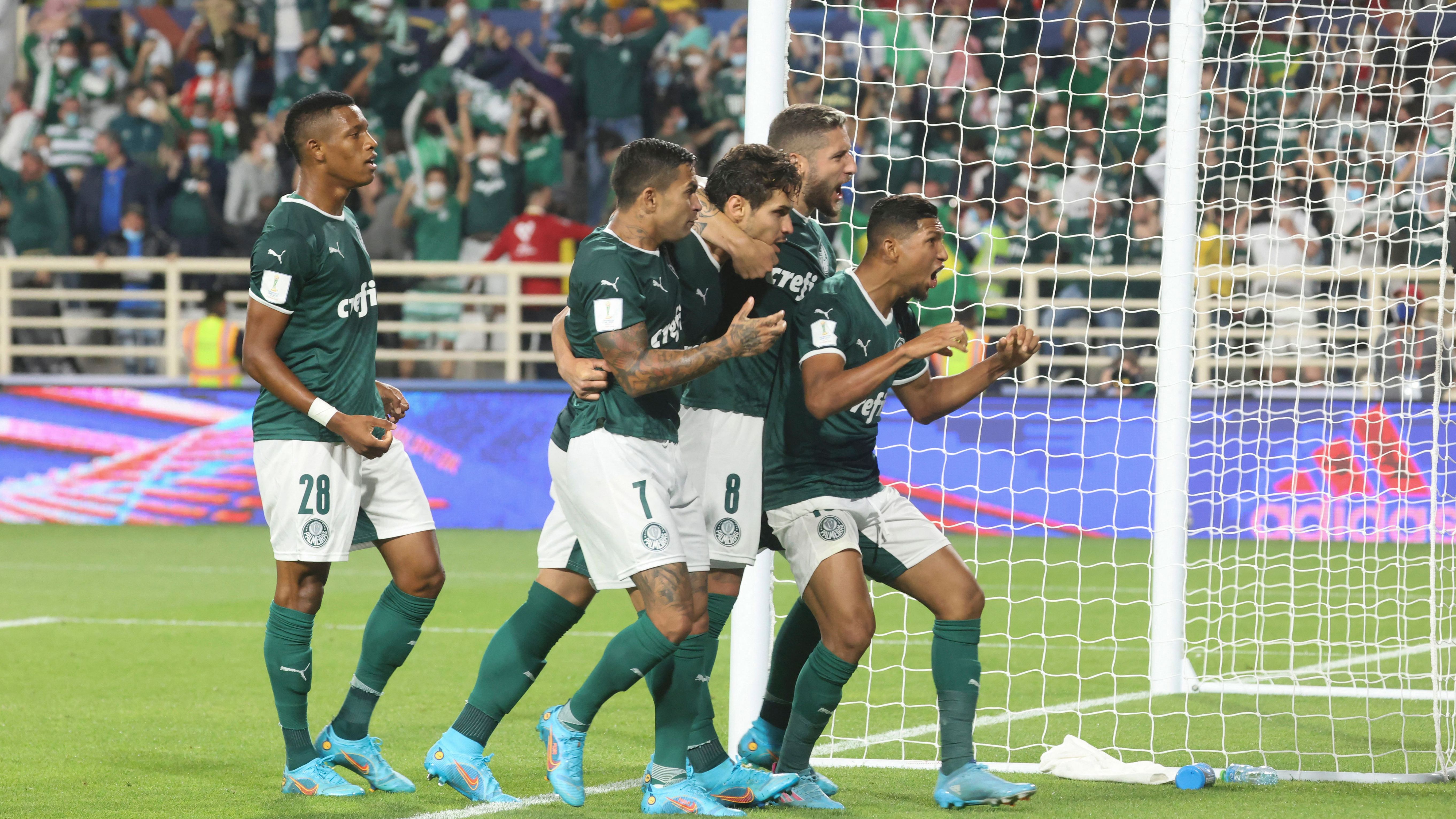 Jogadores do Palmeiras festejam gol contra Al-Ahly