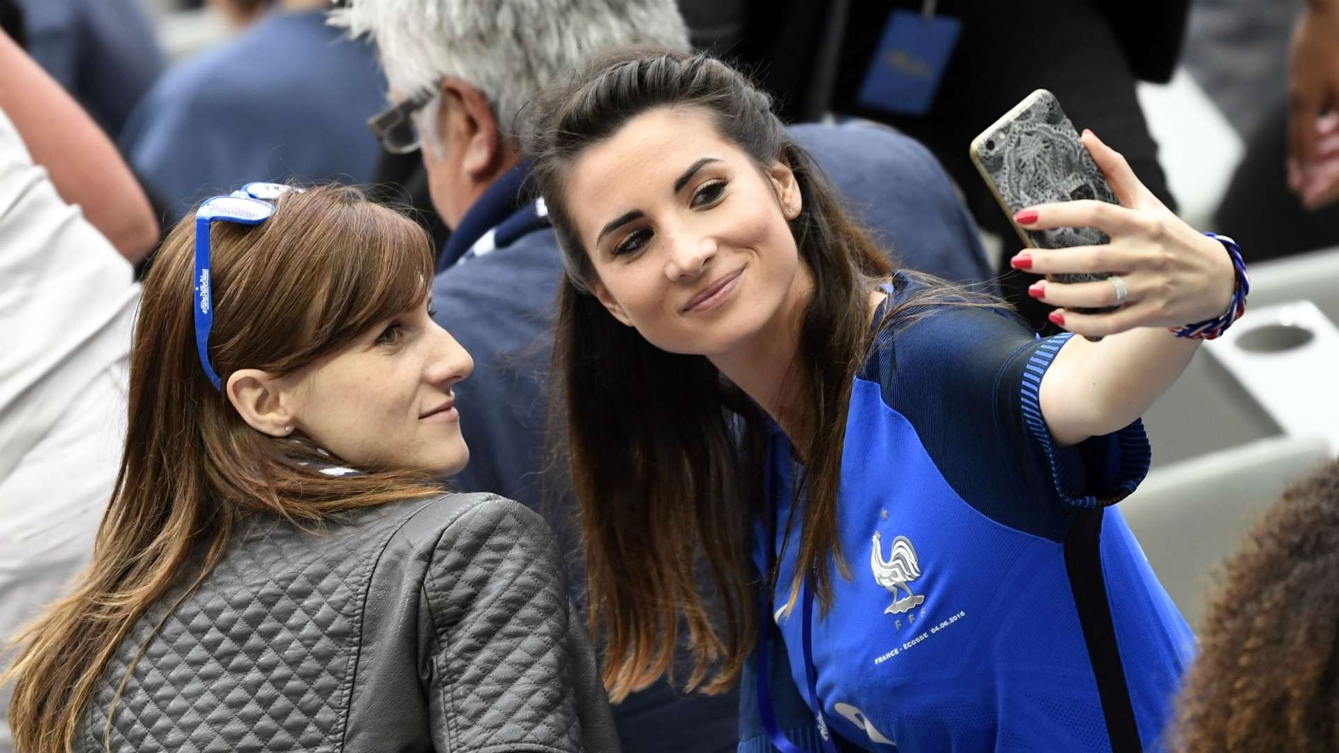 France fans Stade de France 06102016