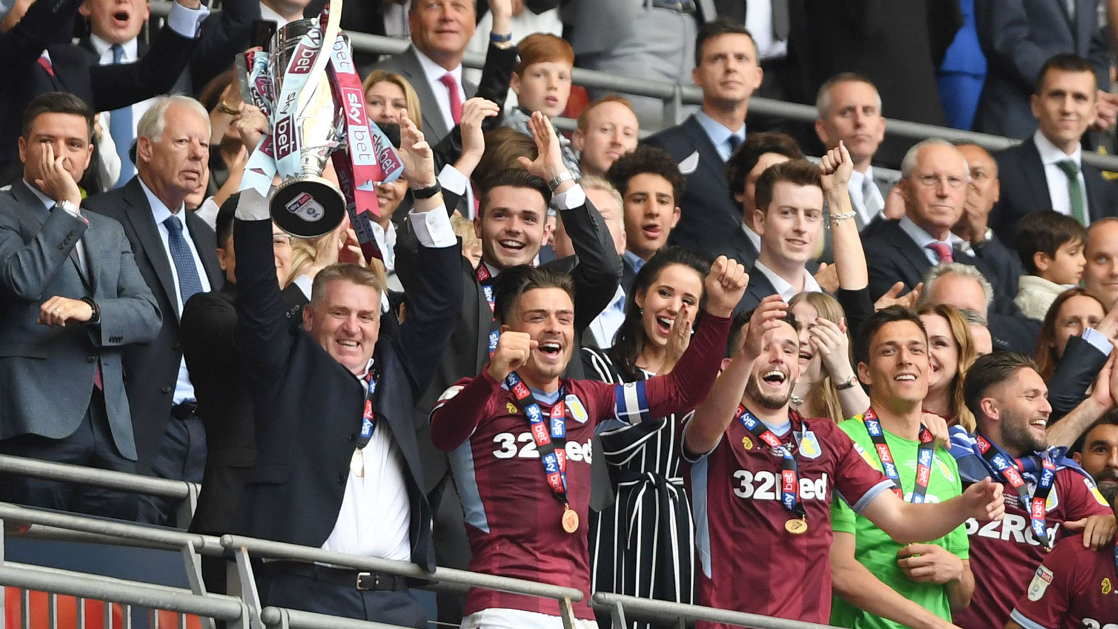 Dean Smith Aston Villa celebrate