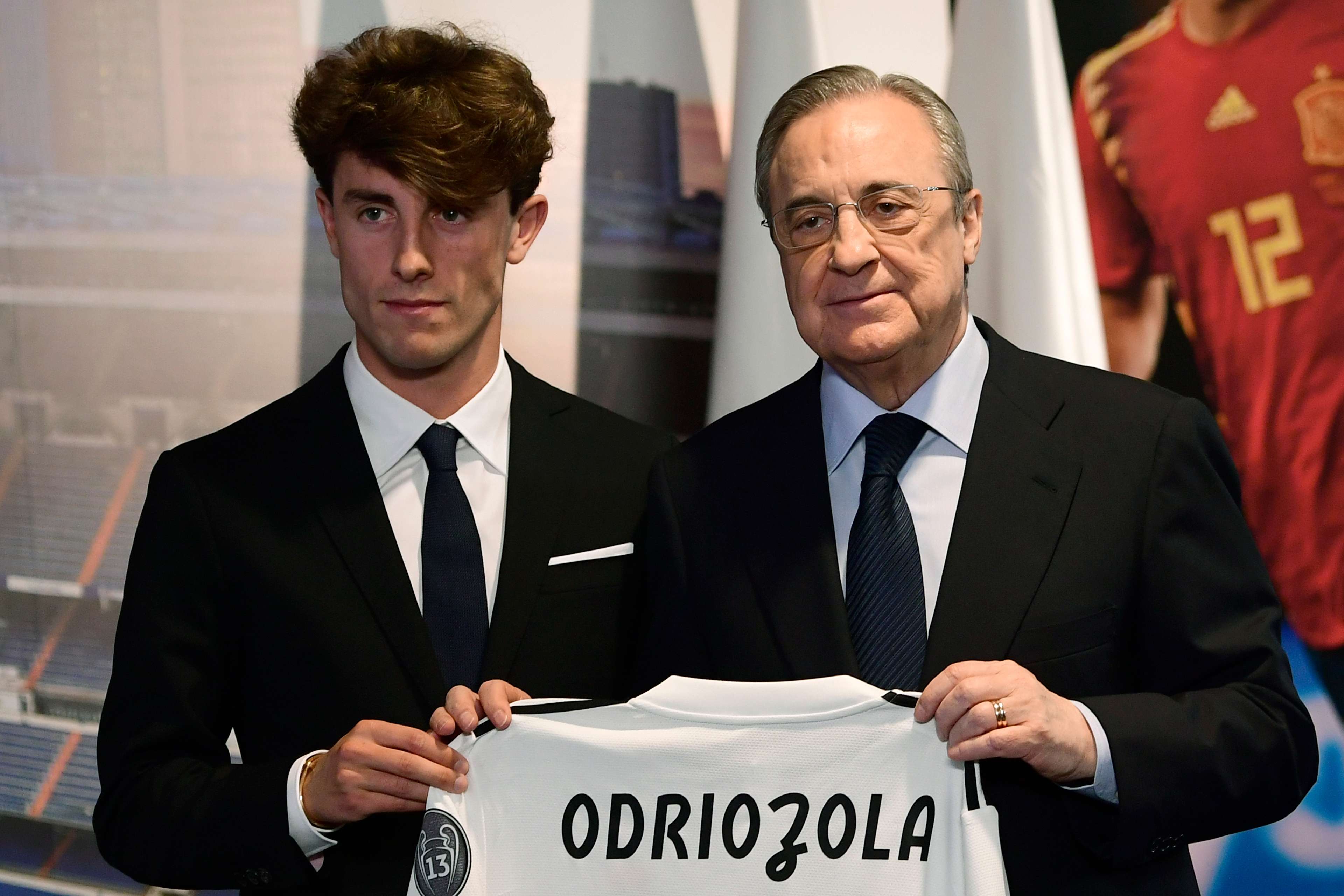Alvaro Odriozola Florentino Pérez Real Madrid