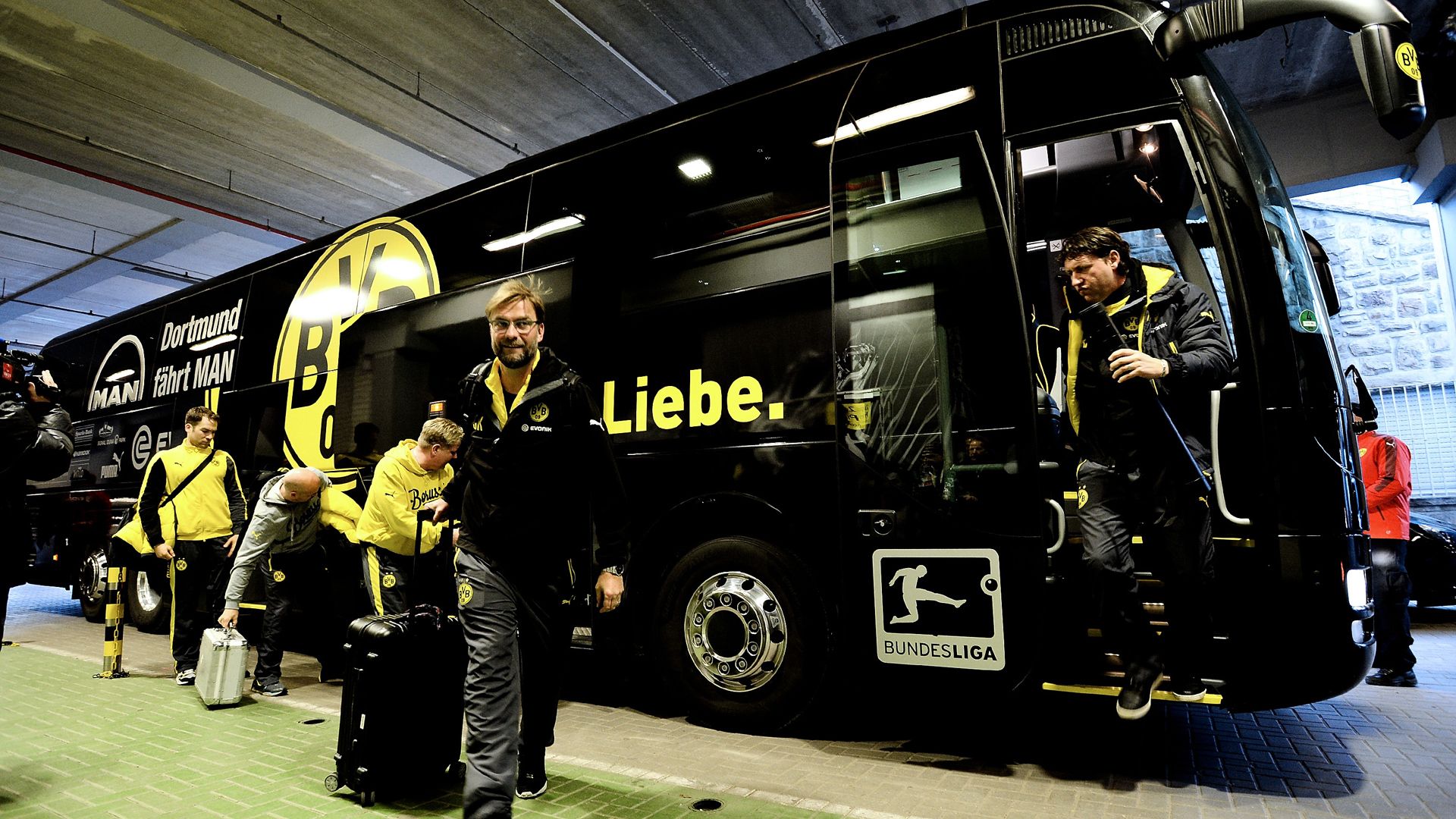 Dortmund Bus Bundesliga 02282015