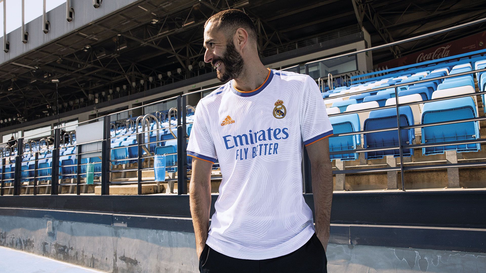 Karim Benzema Real Madrid kit 2021-22