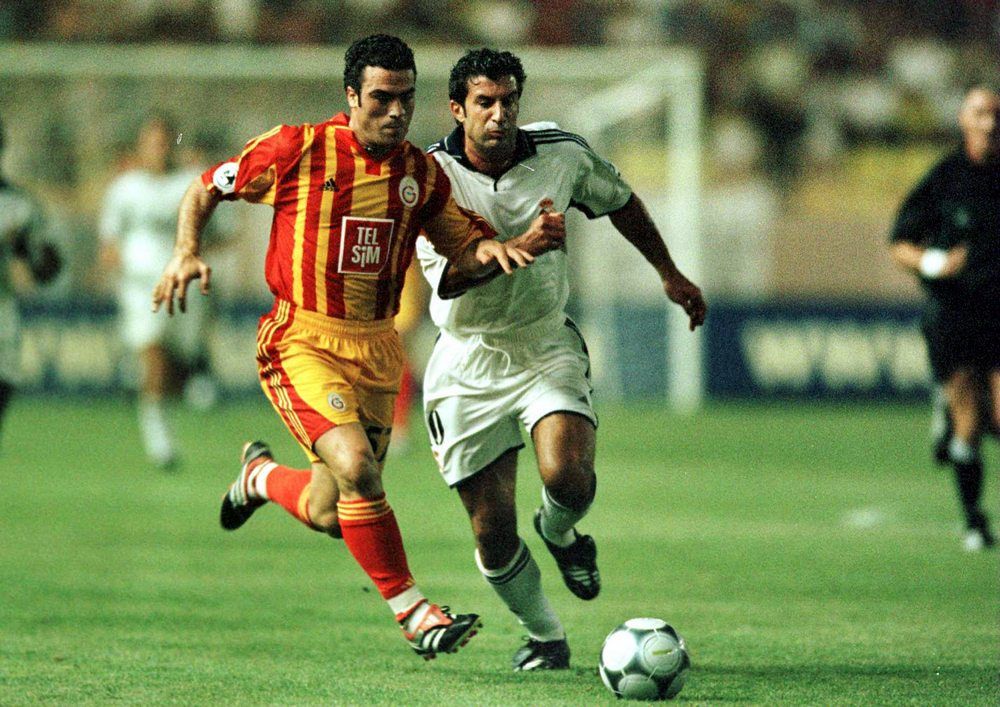 ARCHIVE: Hakan Unsal (Galatasaray) - Louis Figo (Real Madrid), 2000-2001 Super Cup Final