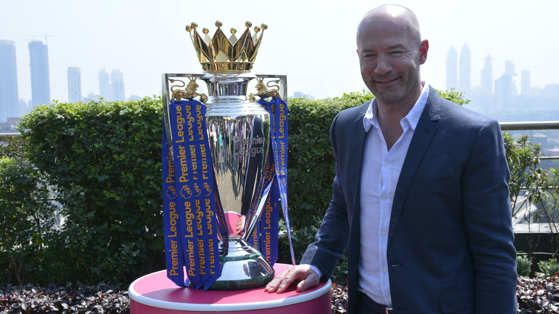 Alan Shearer Premier League Trophy-Star Sports Fan Tour experience