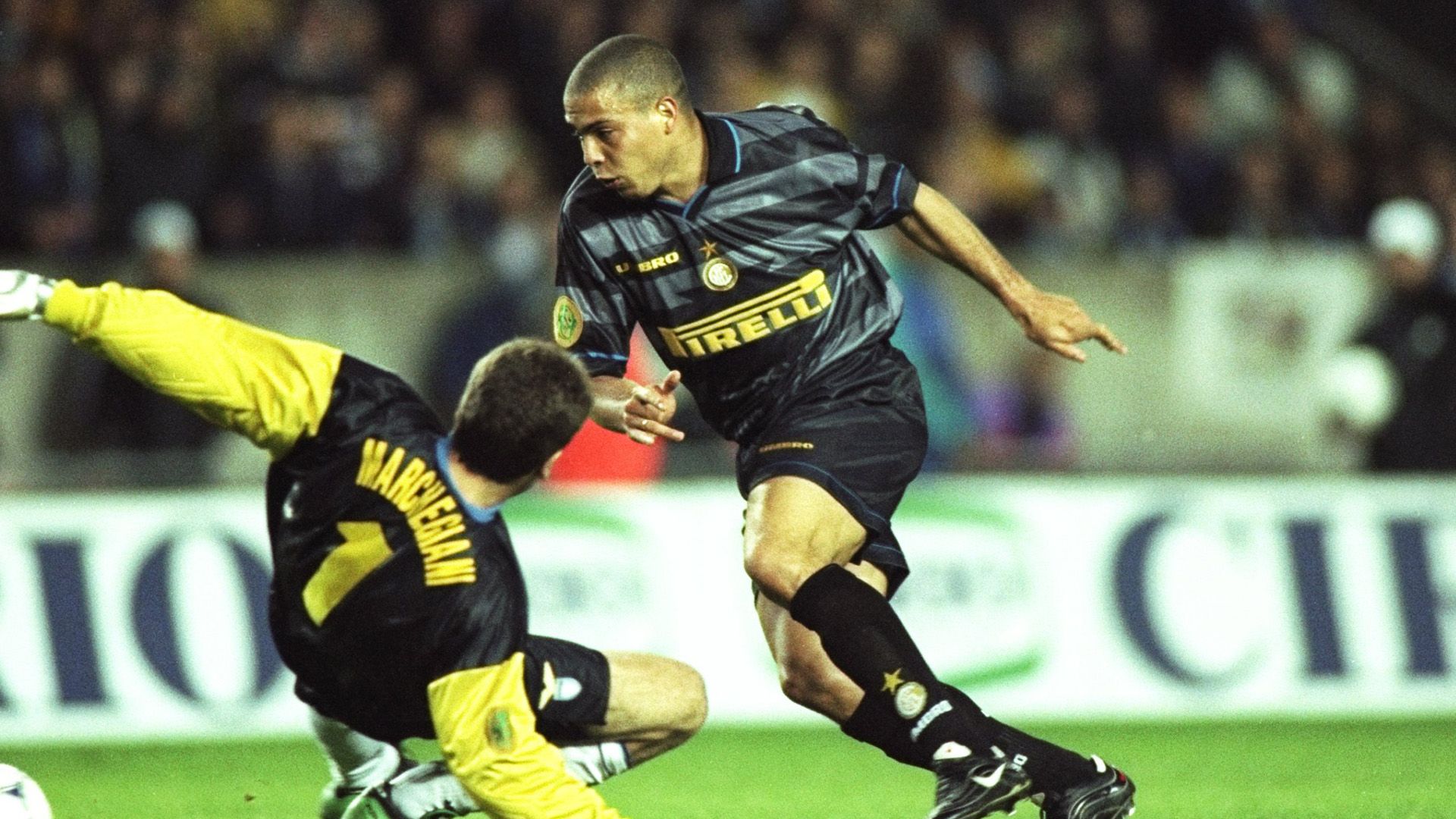 Gallery Ronaldo Nazario Internazionale looks 06051998