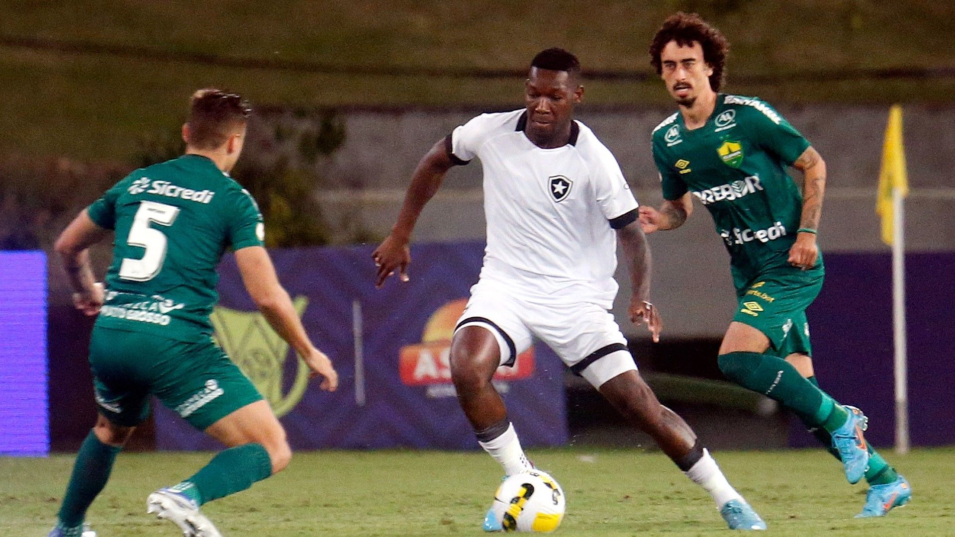 Patrick de Paula Cuiabá Botafogo Brasileirão 10 07 2022